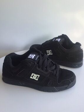 Y2K vintage DC Stag skate shoes sneakers black